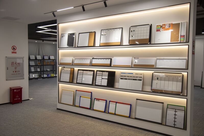 麥迪克白板寫(xiě)字板樣品展廳