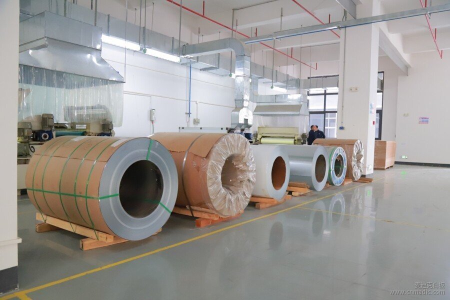 「白板百科」為什么傳統(tǒng)磁吸白板的最大寬度是120厘米？