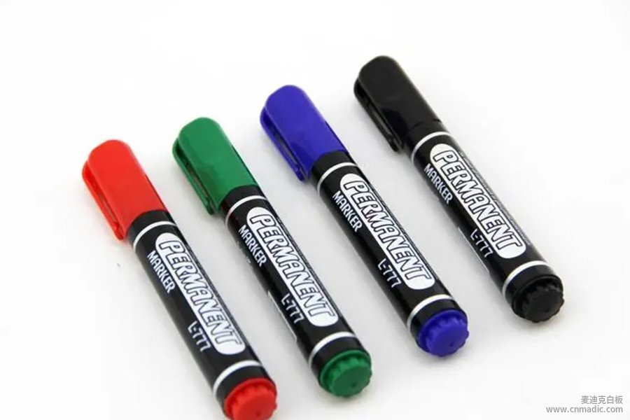 「白板百科」用記號(hào)筆在白板上寫(xiě)字會(huì)怎么樣？會(huì)擦不掉。